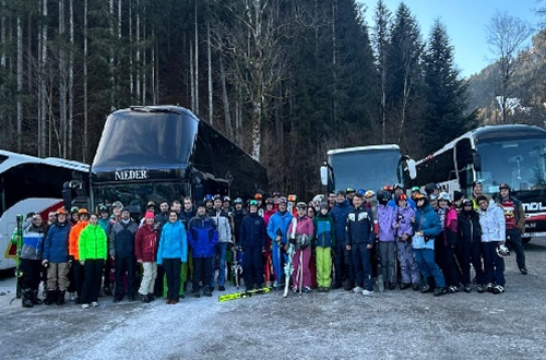 Feuerwehrskifahrt juche - Sonne, Après Ski und Pulverschnee